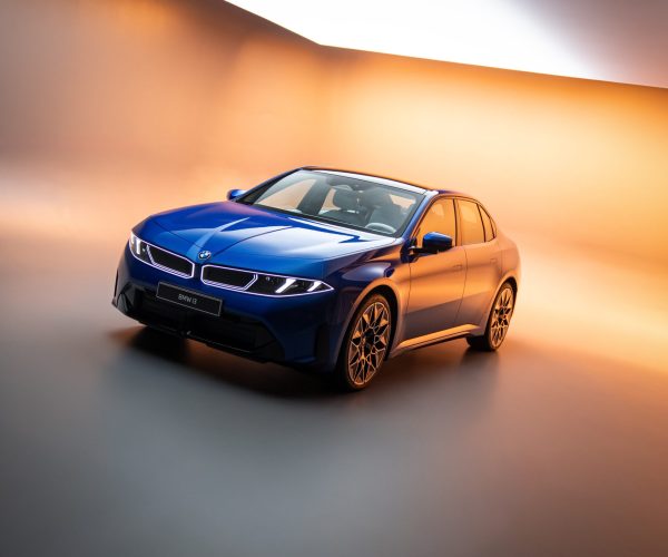 DI26_000370356_V1_O_sRGB_BMW-i3-Saloon-Sedan-(NA0-BEV)---Social-Media